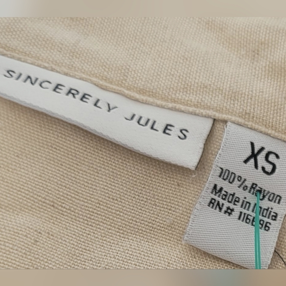 Sincerely Jules Cream Jumpsuit long sleeves and can be worn 3/4 Size Xs - Picture 10 of 12